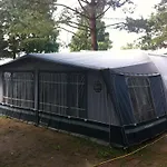 Campingplads Nowoczesne Przyczepy Kempingowe Royal-camp *