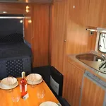 Campingplads Nowoczesne Przyczepy Kempingowe Royal-camp *