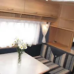 Campingplads Nowoczesne Przyczepy Kempingowe Royal-camp *