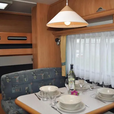 Nowoczesne Przyczepy Kempingowe Royal-camp Campingplads