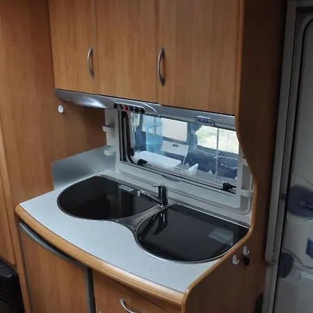 Nowoczesne Przyczepy Kempingowe Royal-camp *