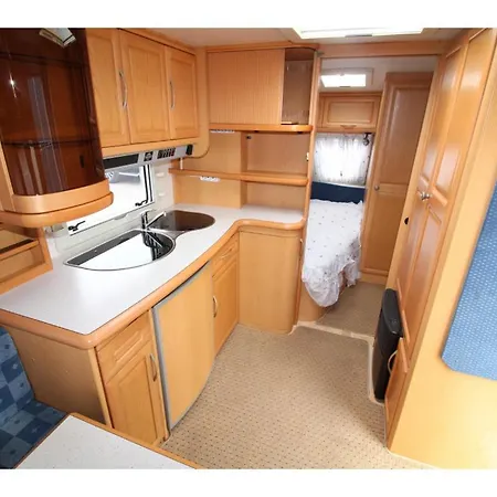 Nowoczesne Przyczepy Kempingowe Royal-camp Campingplads