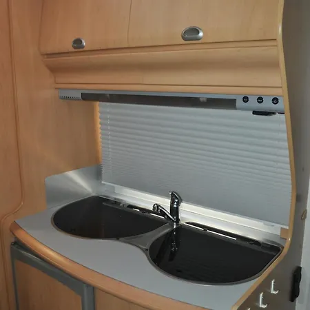 Nowoczesne Przyczepy Kempingowe Royal-camp