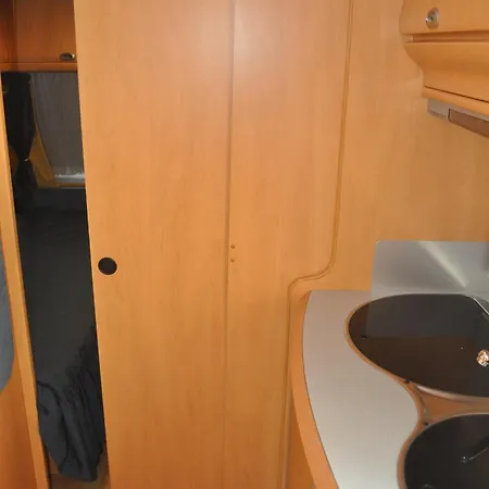 Nowoczesne Przyczepy Kempingowe Royal-camp *