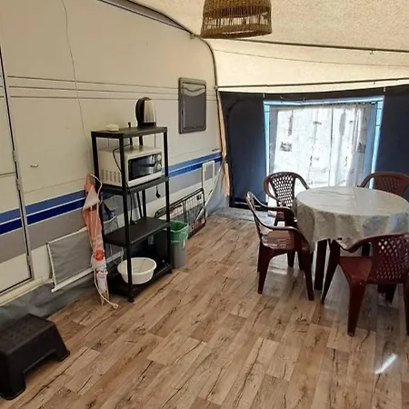 Nowoczesne Przyczepy Kempingowe Royal-camp Campingplatz