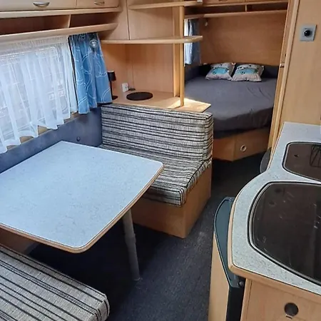 Nowoczesne Przyczepy Kempingowe Royal-camp Campingplatz Chałupy