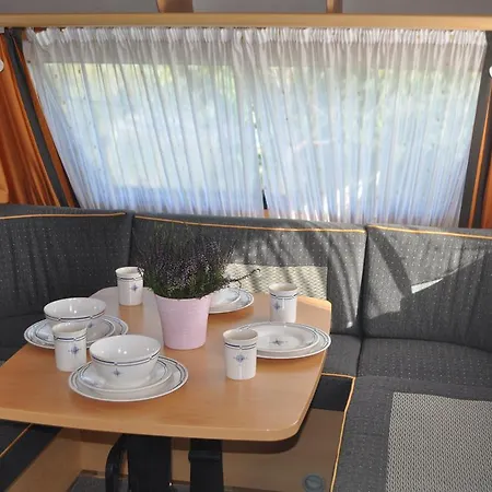 Nowoczesne Przyczepy Kempingowe Royal-camp