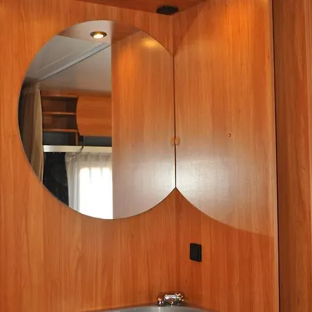 Nowoczesne Przyczepy Kempingowe Royal-camp *