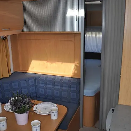 Nowoczesne Przyczepy Kempingowe Royal-camp Campingplatz Chałupy