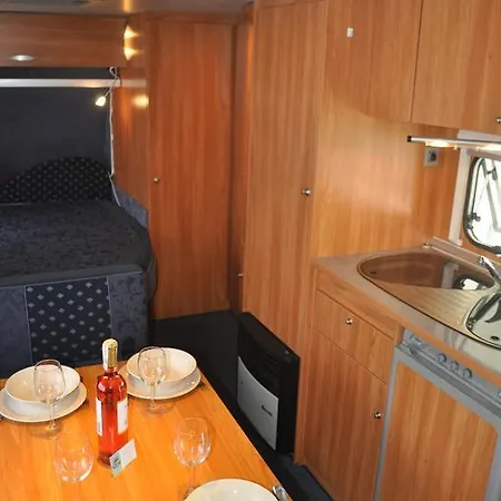 Campingplads Nowoczesne Przyczepy Kempingowe Royal-camp *