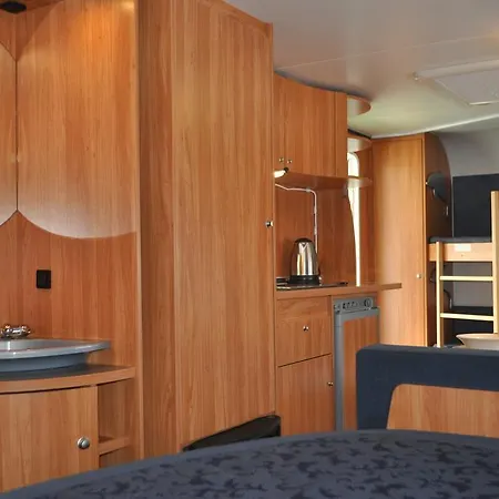 Nowoczesne Przyczepy Kempingowe Royal-camp Campingplatz *