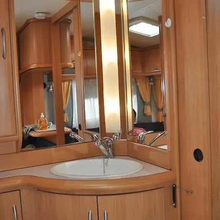 Nowoczesne Przyczepy Kempingowe Royal-camp Campingplads *