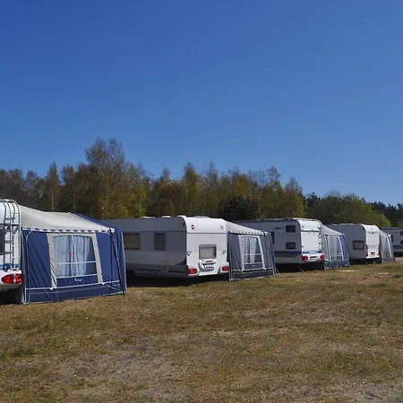 Campingplads Nowoczesne Przyczepy Kempingowe Royal-camp Chałupy