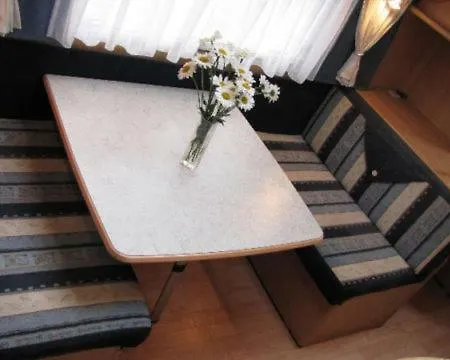 Nowoczesne Przyczepy Kempingowe Royal-camp * Chałupy