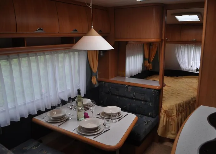 Nowoczesne Przyczepy Kempingowe Royal-camp Camping *