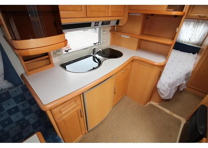 Nowoczesne Przyczepy Kempingowe Royal-camp *