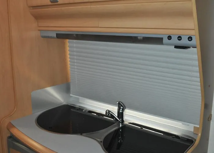 Nowoczesne Przyczepy Kempingowe Royal-camp