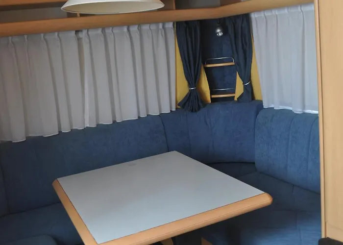 Nowoczesne Przyczepy Kempingowe Royal-camp Kemping Chałupy