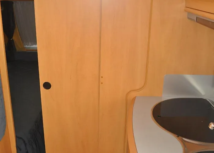 Nowoczesne Przyczepy Kempingowe Royal-camp *