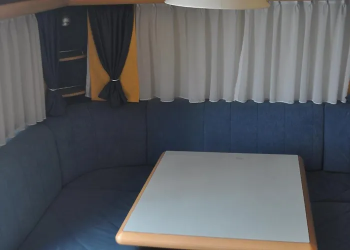 Nowoczesne Przyczepy Kempingowe Royal-camp Chałupy