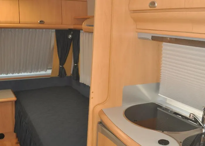 Nowoczesne Przyczepy Kempingowe Royal-camp * Chałupy