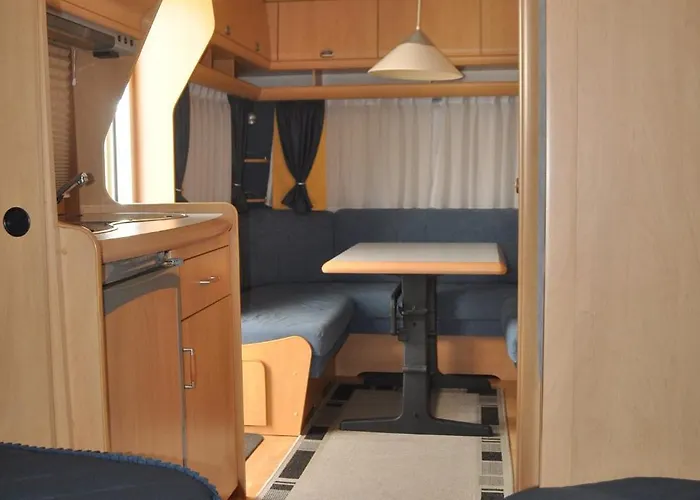 Nowoczesne Przyczepy Kempingowe Royal-camp Camping *