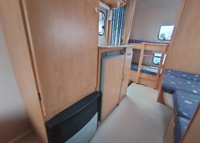 Camping Nowoczesne Przyczepy Kempingowe Royal-camp Chałupy