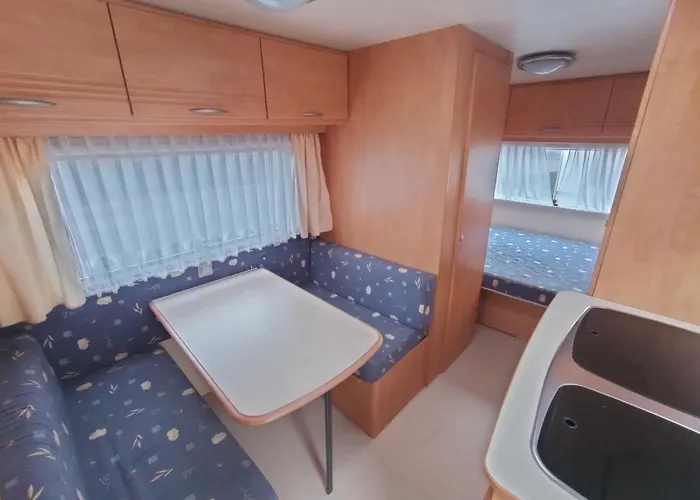 Nowoczesne Przyczepy Kempingowe Royal-camp *