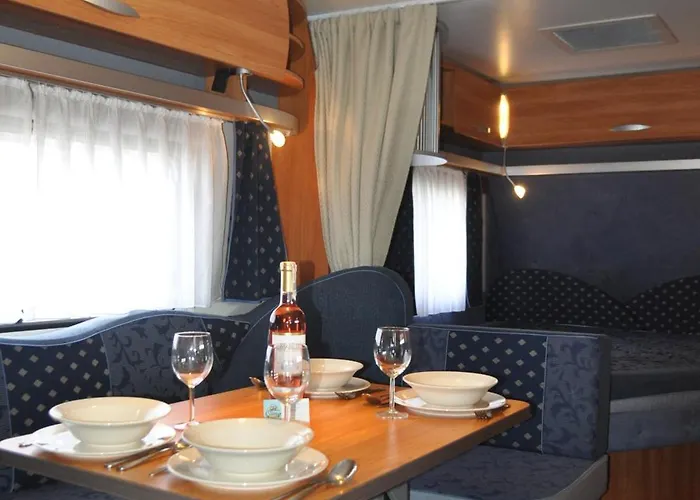 Camping Nowoczesne Przyczepy Kempingowe Royal-camp Chałupy