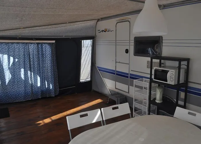 Nowoczesne Przyczepy Kempingowe Royal-camp * Chałupy