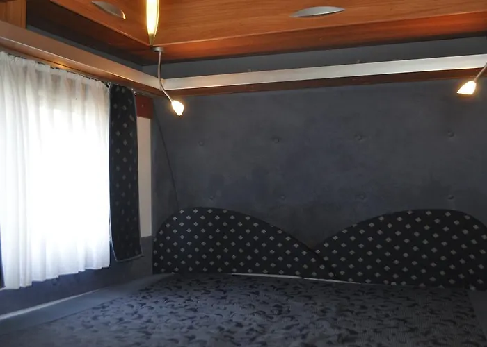 Nowoczesne Przyczepy Kempingowe Royal-camp Chałupy