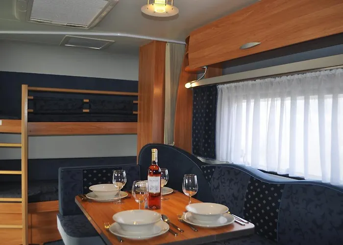 Camping Nowoczesne Przyczepy Kempingowe Royal-camp Chałupy