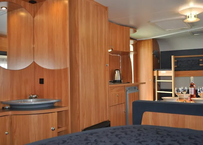 Nowoczesne Przyczepy Kempingowe Royal-camp Kemping *