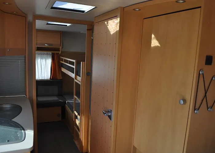 Nowoczesne Przyczepy Kempingowe Royal-camp Chałupy