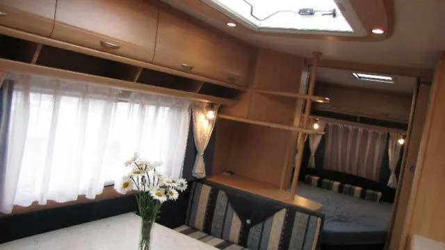 Kemping Nowoczesne Przyczepy Kempingowe Royal-camp Chałupy